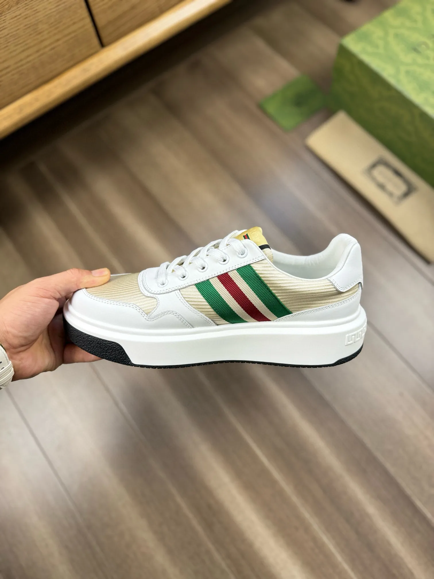 [Gucci] Gucci men's shoes 💰820💰 - High-end quality original order - Upper: 🔝Imported Nappa calfskin·Brand high mercerized cloth·Brand webbing -Inner: water-dyed cowhide, -Outsole: ultra-light T men's shoes💰U foam. Rubber; two-color molded outsole -Ultra-high quality control·Fine workmanship: highlighted (high-end·luxury·grade) -Size: 38-44 (45, can be customized)